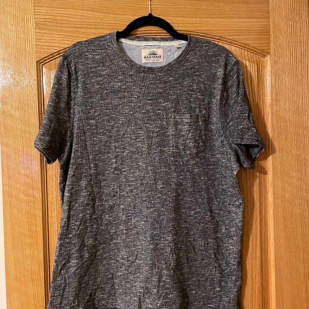 Grey, great quality t-shirt with pocket, Size M